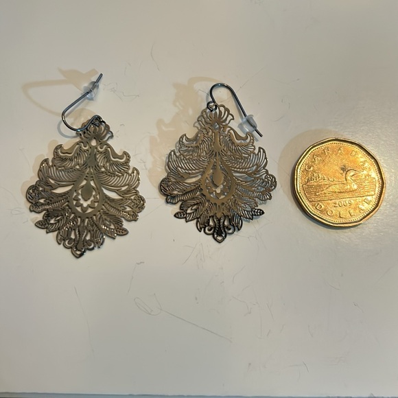 Metal earrings - Picture 3 of 3